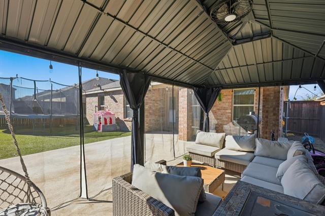 Building Photo - 3934 Dickinson Ave