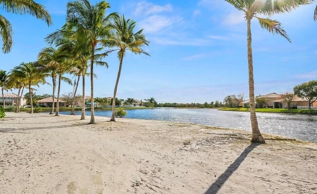 Building Photo - 781 NW 170th Terrace