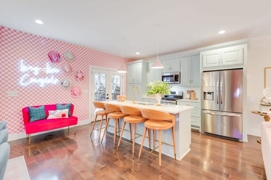 Building Photo - 2826 Hutson Ave