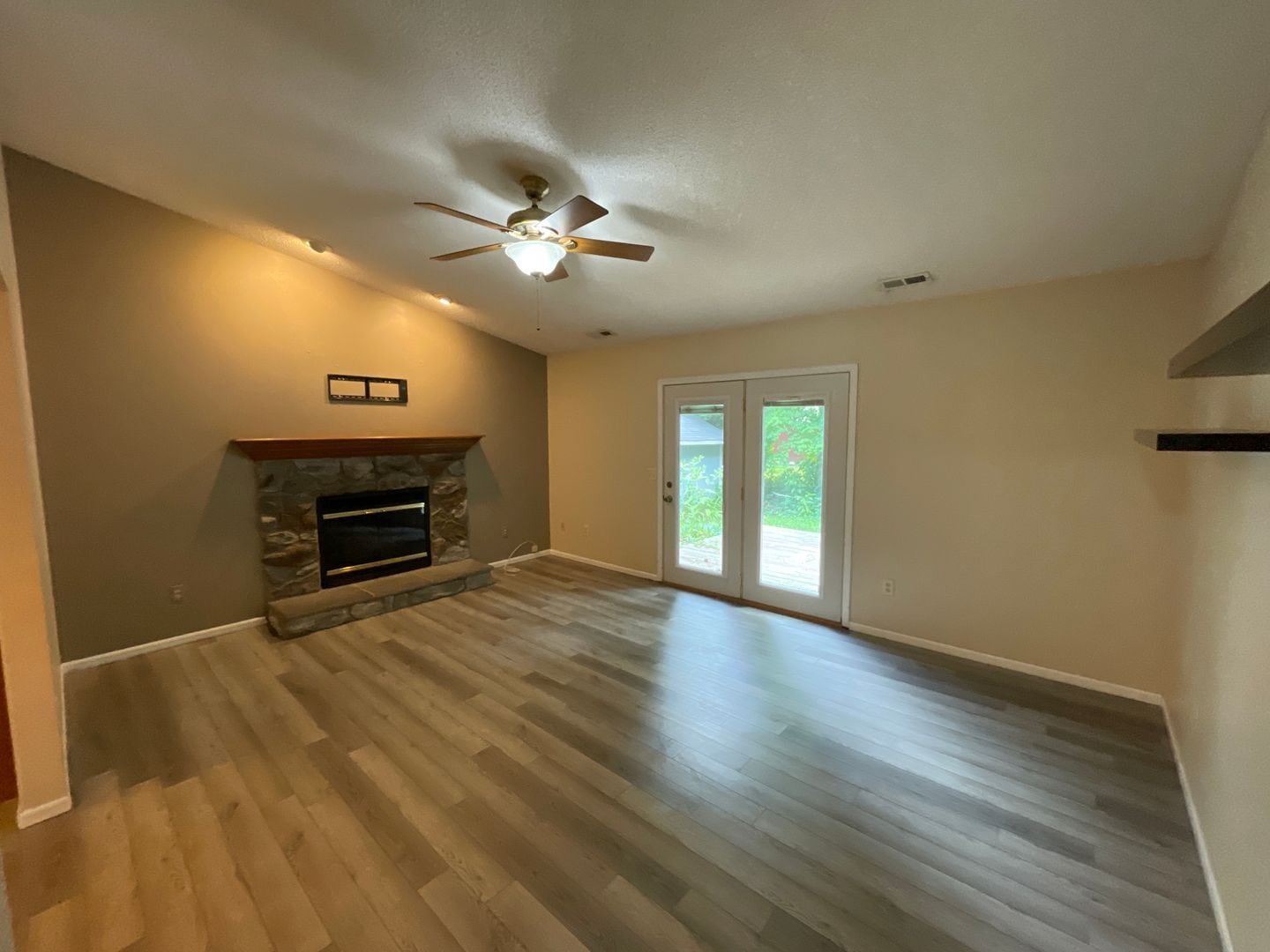 Building Photo - 9904 Mustang Dr