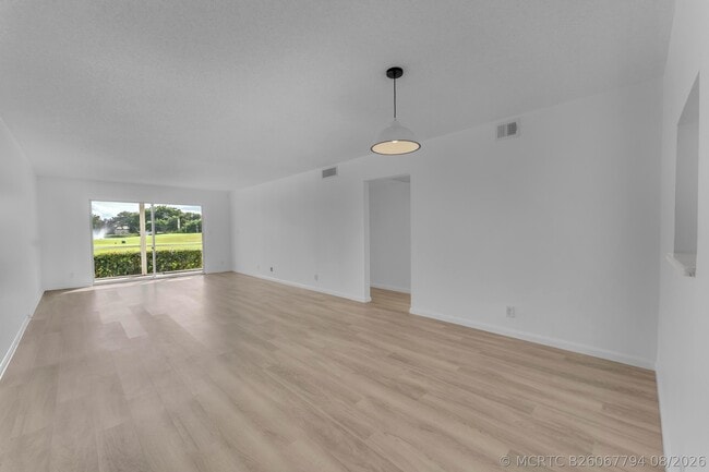 Building Photo - 3003 Portofino Isle