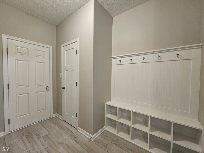Building Photo - 7252 Lockford Walk N