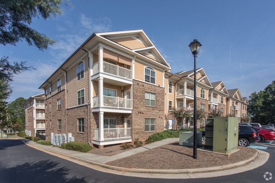 2731 Woodland Ter SE - Galleria Manor Senior