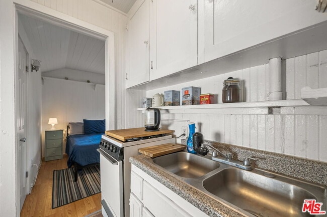 Building Photo - 1612 N Genesee Ave