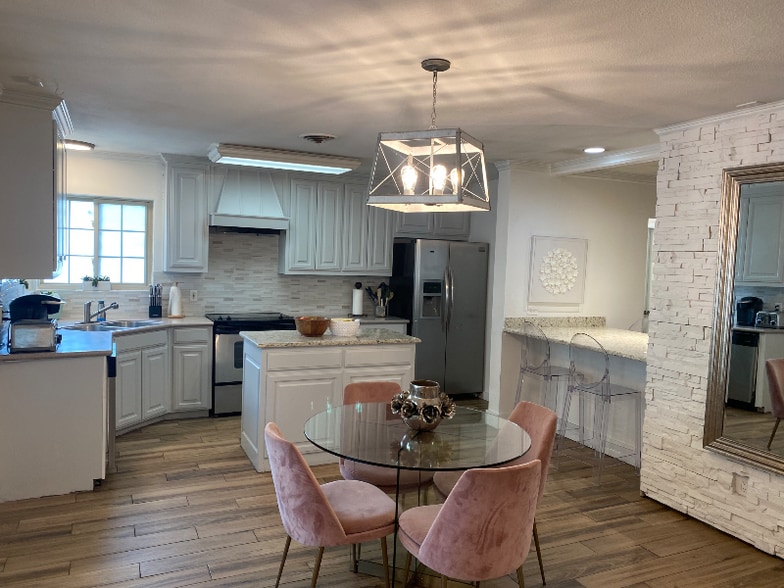 Building Photo - 4084 Purdue Ave