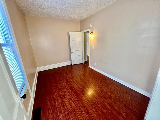 Building Photo - 701 S. Center