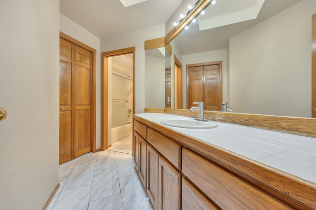 Building Photo - Welcome to your new home, located in Deer ...