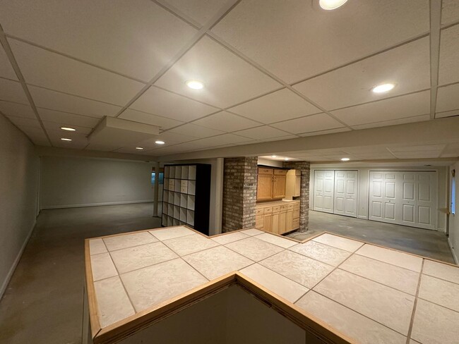 Building Photo - 5490 Fox Path Ln