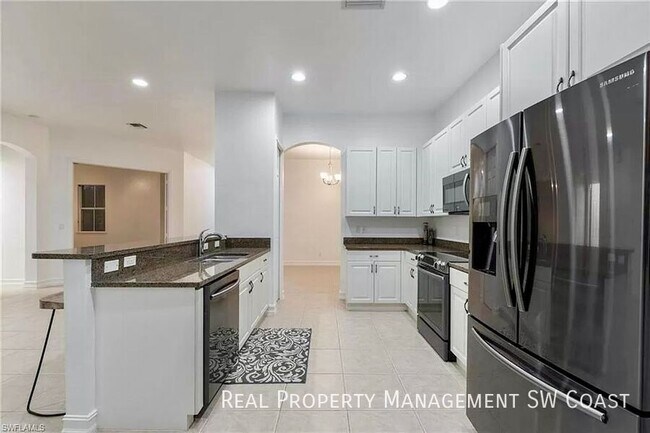 Building Photo - 7210 Bergamo Way