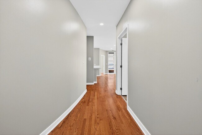 Building Photo - 1151 W Washington Blvd