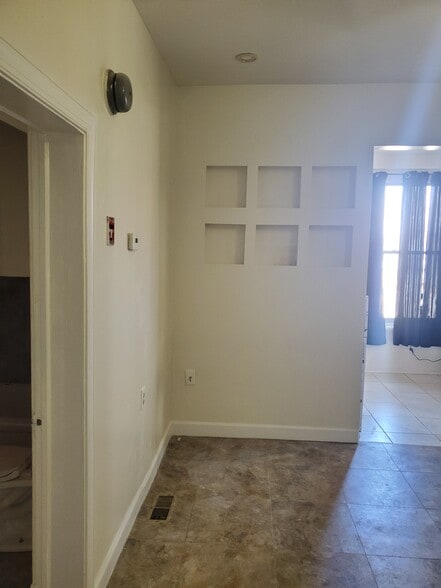 Building Photo - 5513 Edna Ave