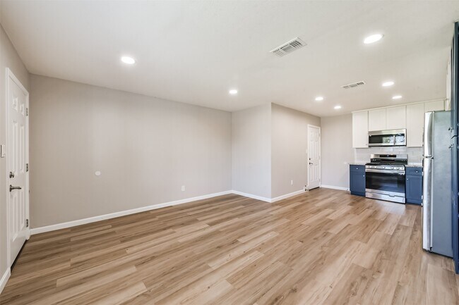 Building Photo - 1266 Dove St