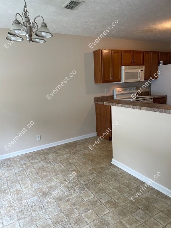 Building Photo - 3133 Sherborne Ct