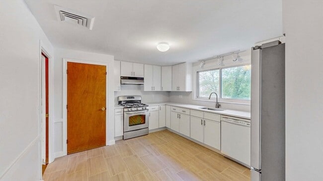 Building Photo - 57 Spy Pond Ln