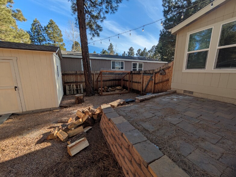 Building Photo - 2376 W Rock Island Ave