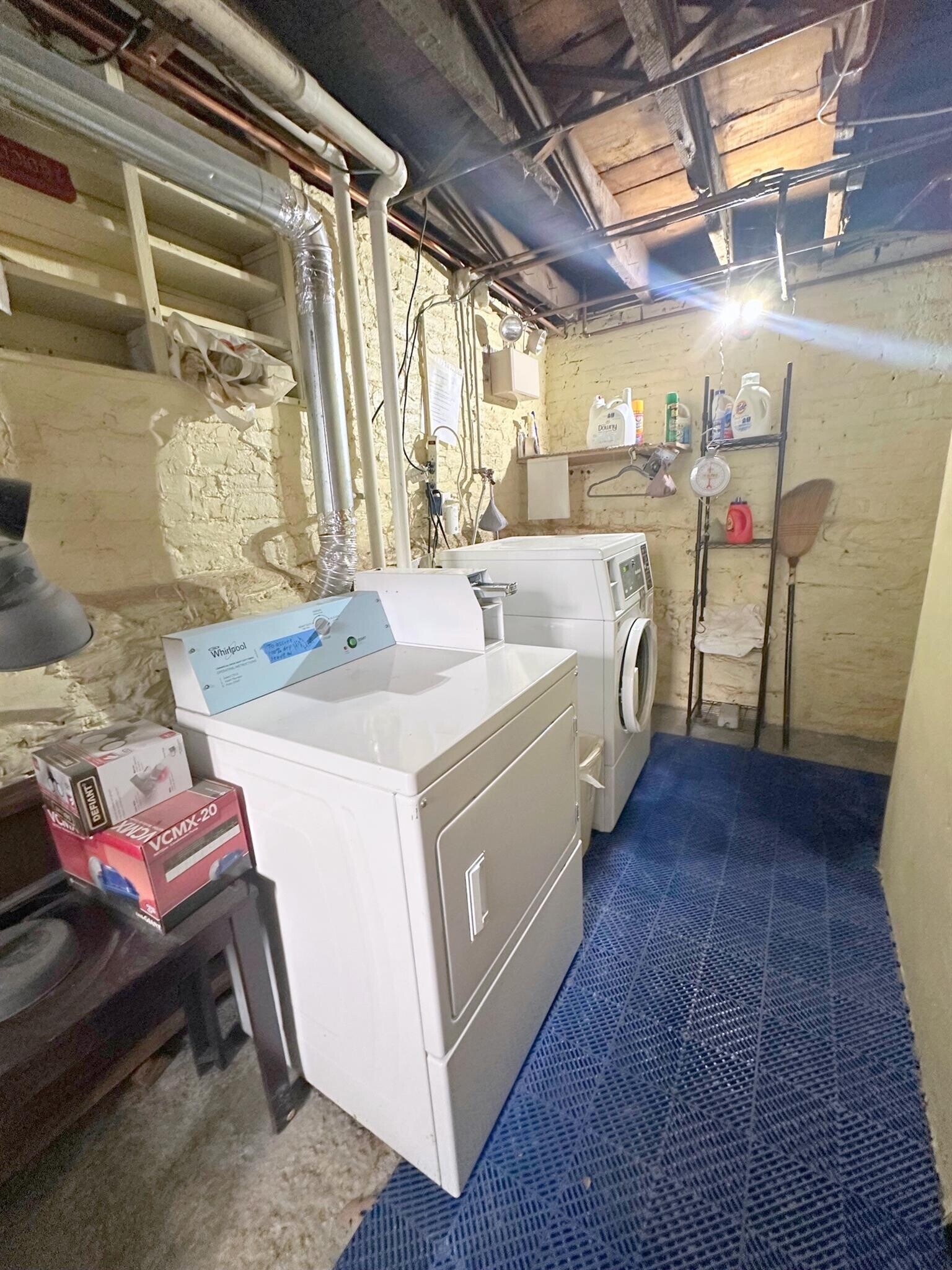 Building Photo - 145 College Ave