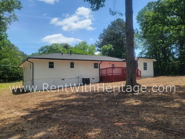 Building Photo - WOW!!! GORGEOUS BRICK RANCH HOME/ TOTALLY ...