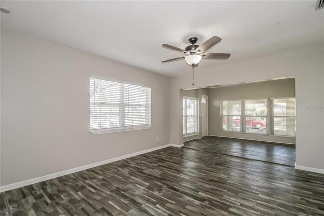 Building Photo - 52 Community Dr