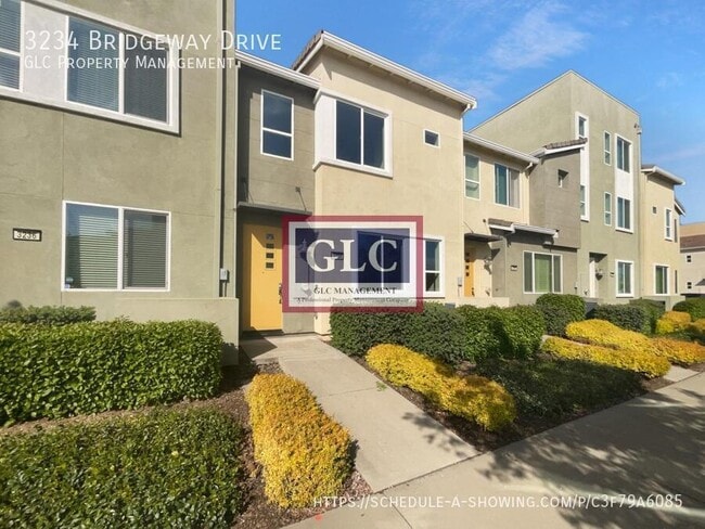 Building Photo - 3234 Bridgeway Dr