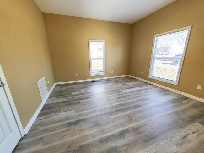 Building Photo - 2208 Bird Ave