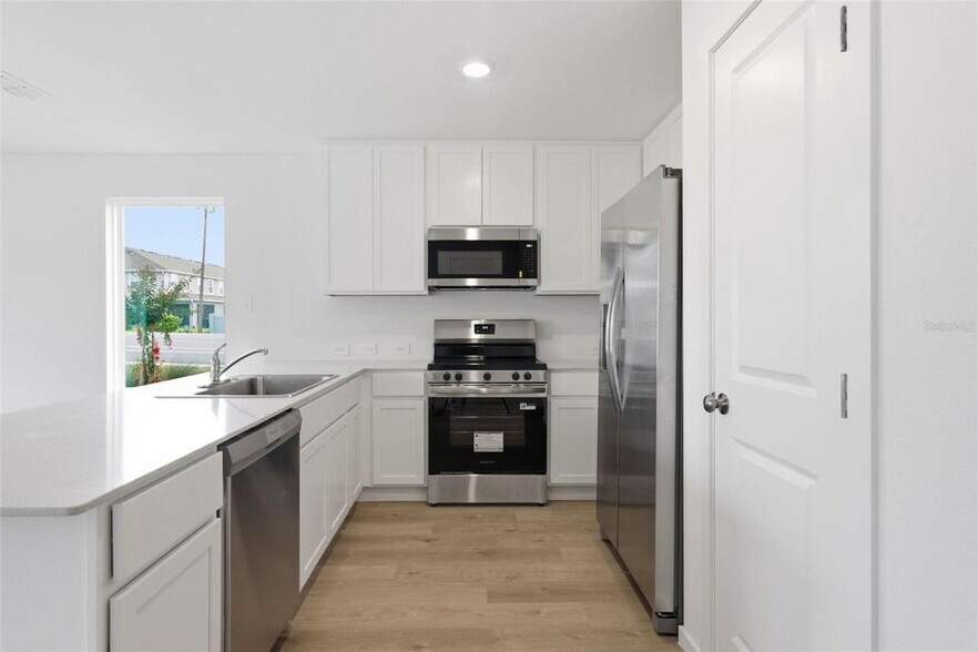 Building Photo - 1557 Plank Pl