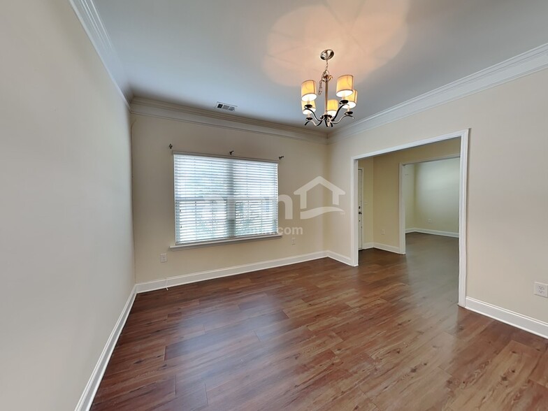 Building Photo - 77 Dynasty Ln