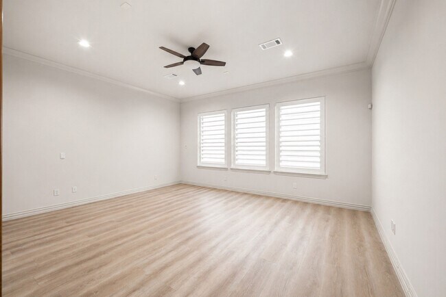 Building Photo - 2422 Camden Creek Ln