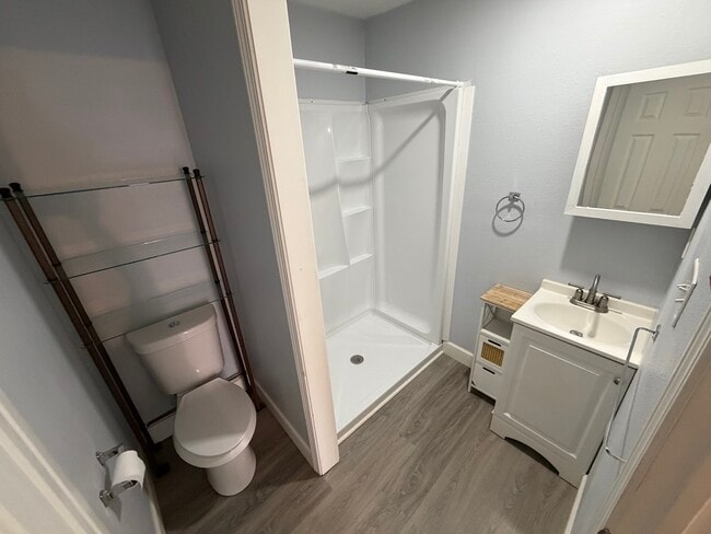 Building Photo - 14238 Juliedale Dr