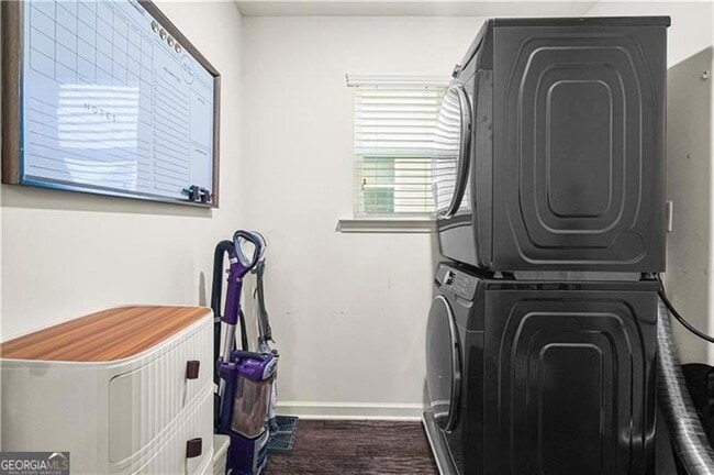 Building Photo - 580 Morrow Ln