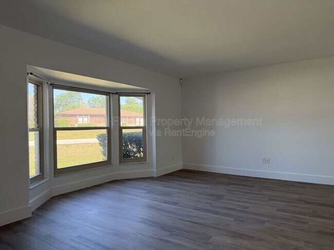 Building Photo - 947 N Atmore Cir