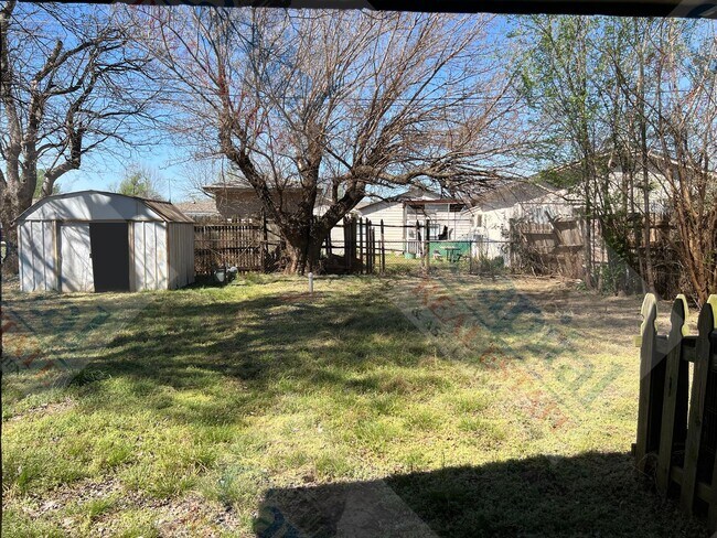 Building Photo - Home Sweet Home