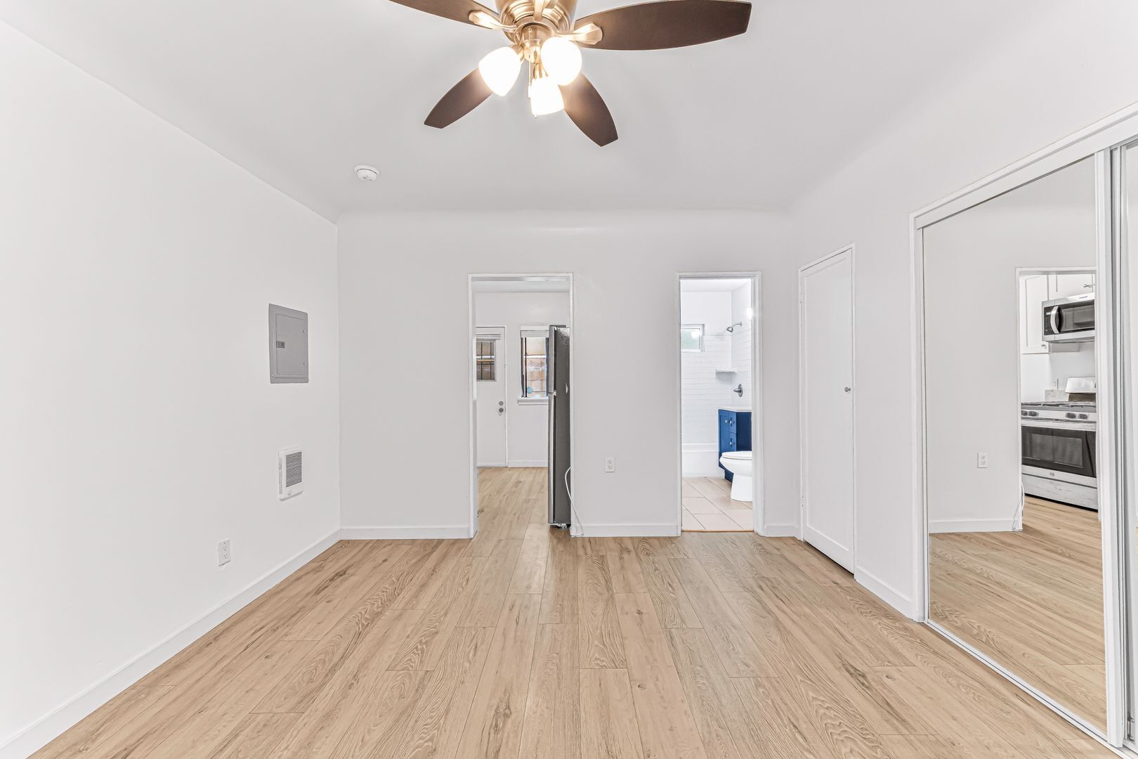 Building Photo - 636 Linden Ave