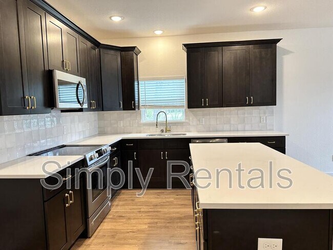 Building Photo - Gordon 3304