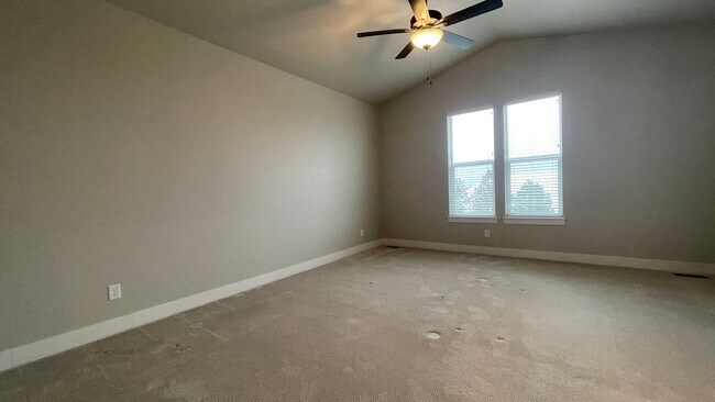 Building Photo - Great Townhouse in Windsor - Highland Meadows