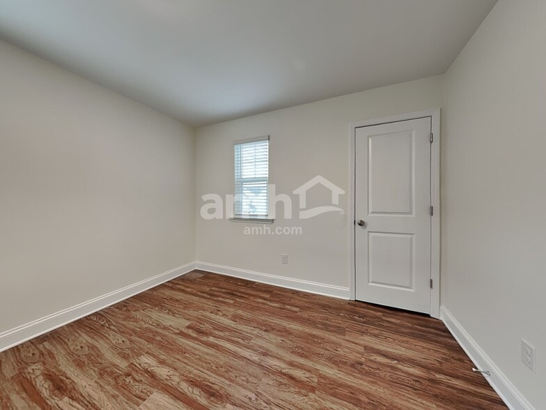 Building Photo - 3273 Brierhill Rd