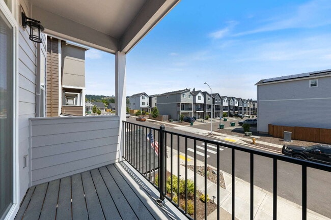 Building Photo - Charming 2-Bed with 2.5 Baths in Newberg