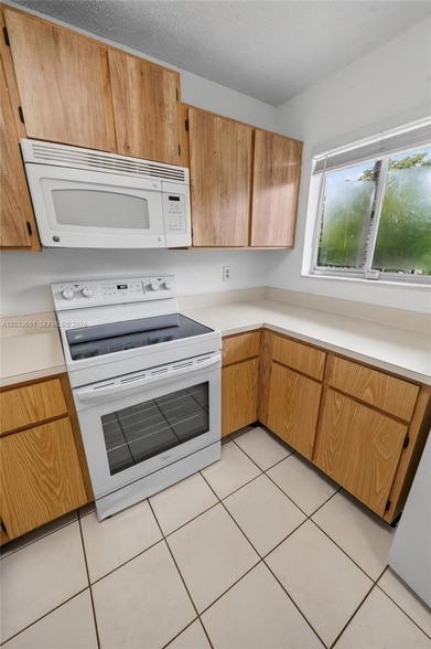 Building Photo - 8750 N Sherman Cir