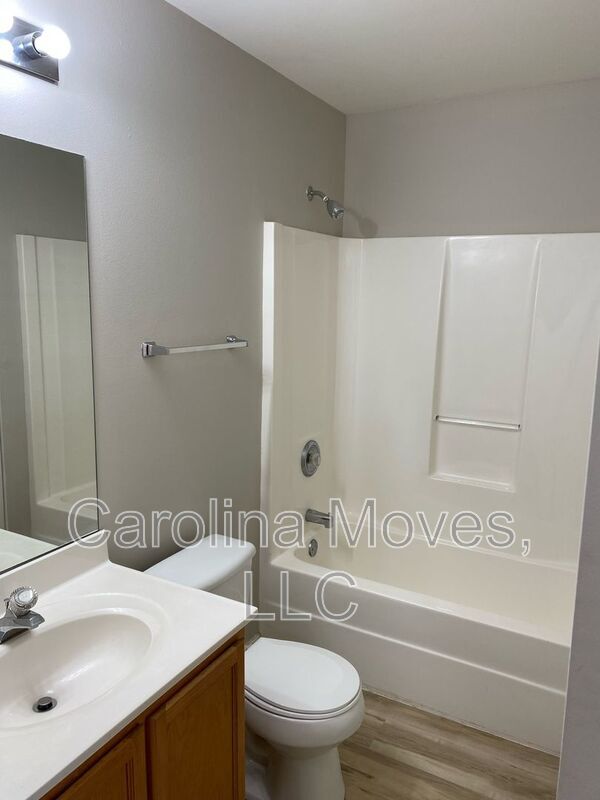 Building Photo - 1805 Country Apple Ct