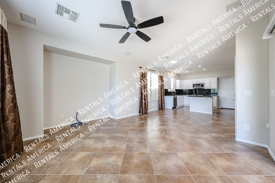 Building Photo - 3751 Desert Creek Ln