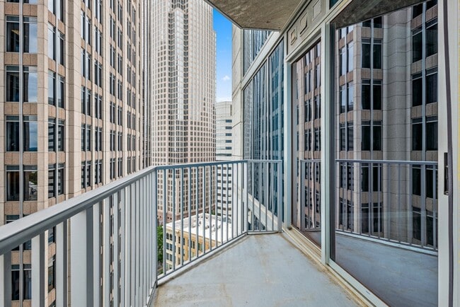 Building Photo - Uptown Condo with AMAZING VIEW!
