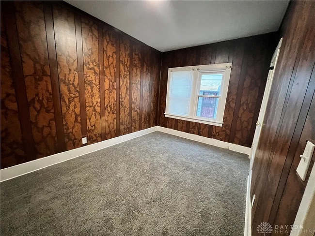 Building Photo - 3234 Oakridge Dr