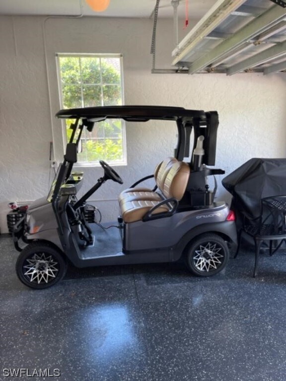 Building Photo - 20201 Burnside Pl