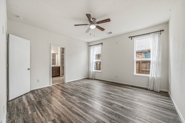 Building Photo - 4118 Lake Cypress Cir