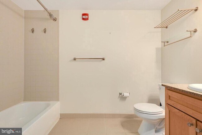 Building Photo - 1150 K St NW