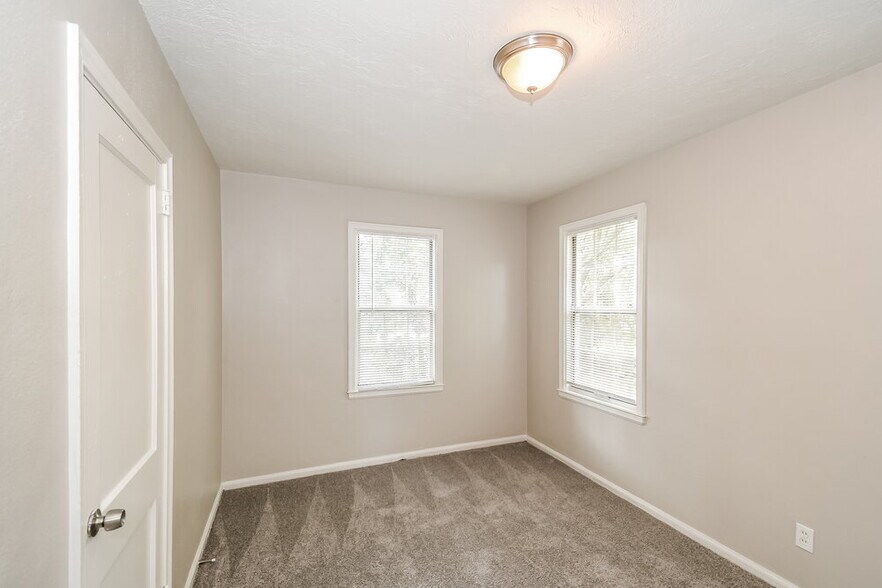 Building Photo - 1130 Saratoga Blvd