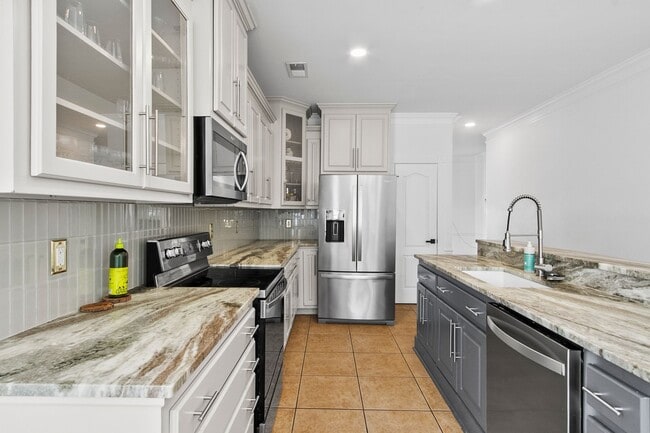 Building Photo - 6337 Bryant Cir