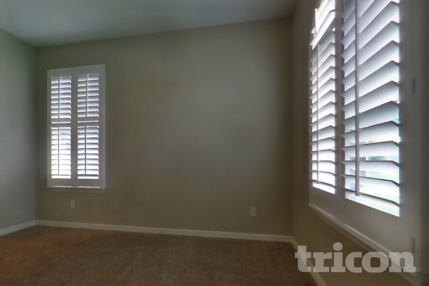 Building Photo - 37028 Scenic Pine Dr