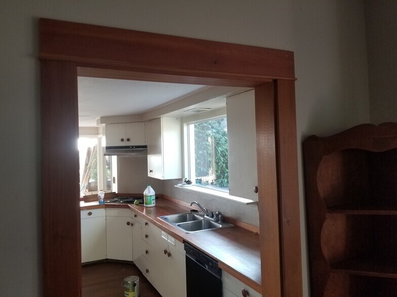 Building Photo - 1418 83rd Ave SE