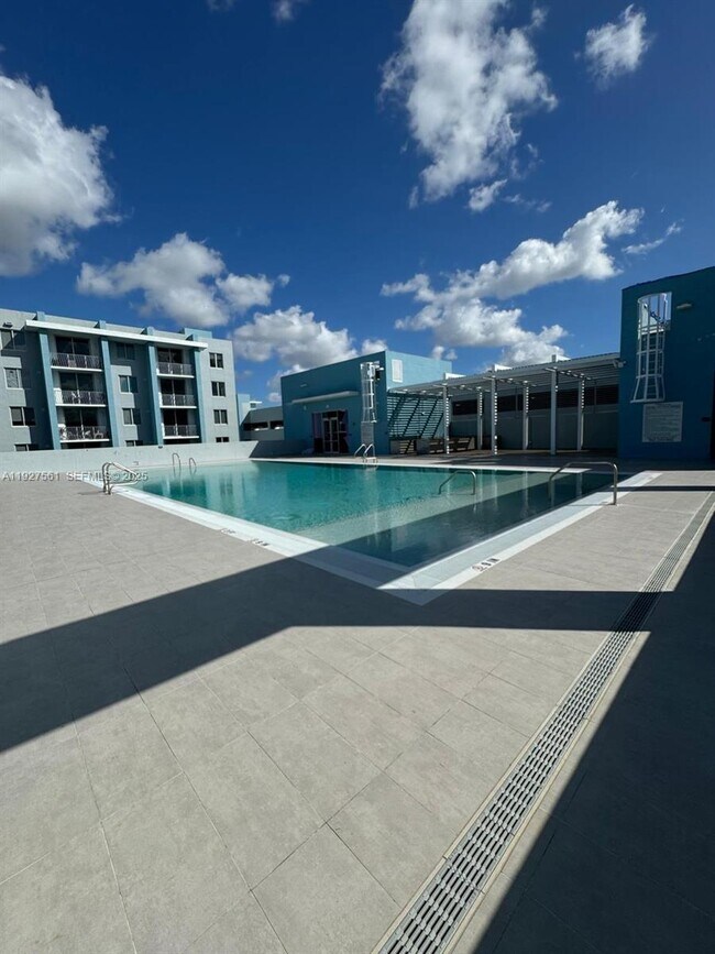 Building Photo - 7661 NW 107th Ave