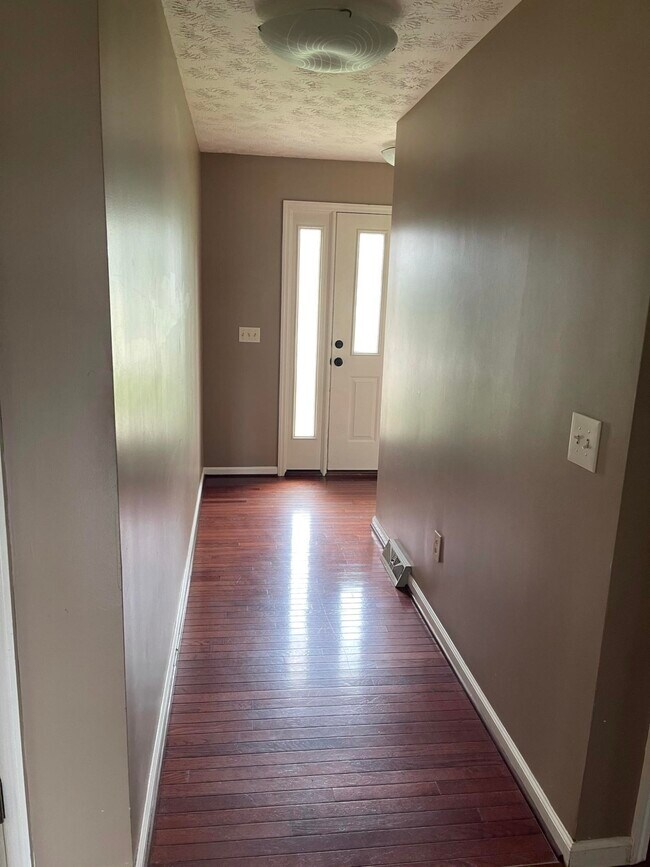 Building Photo - 1024 Heathcliff Dr
